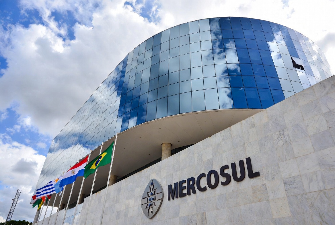 MERCOSUL residency image for South American nationals in Brazil