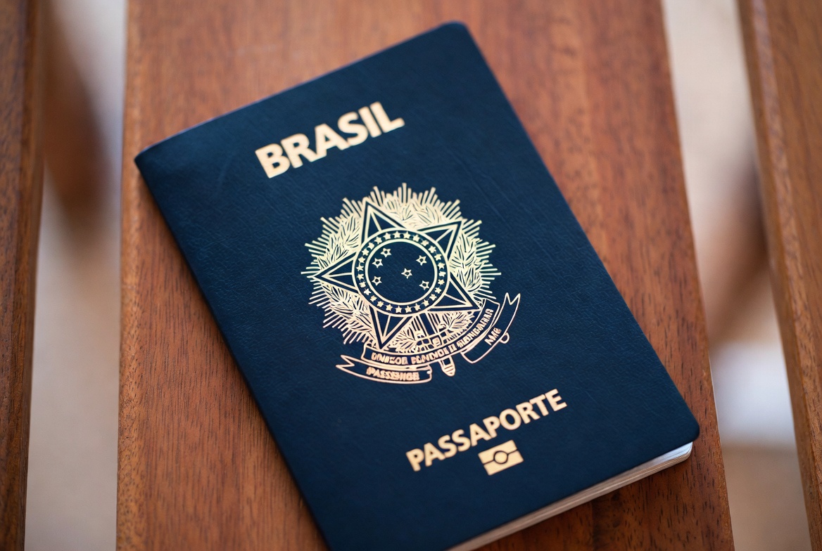 Provisional naturalisation illustration for minors in Brazil